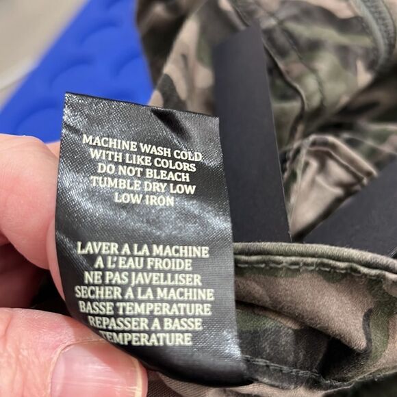 Blank NYC Camo Moto Pants size 27 NWT - Picture 14 of 14